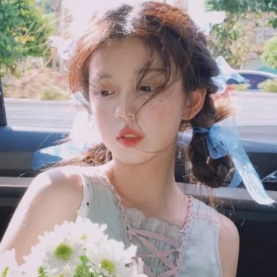 绯红色的窗帘